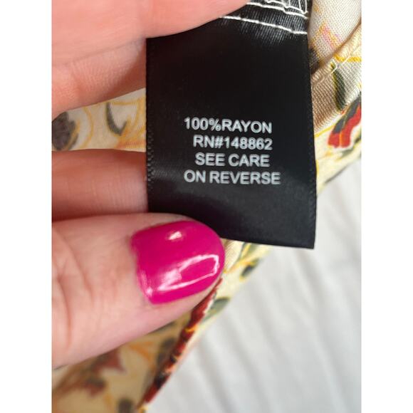 Torrid floral 3/4 length sleeve V-neck flowy blouse, size 1 EUC - Picture 3 of 10